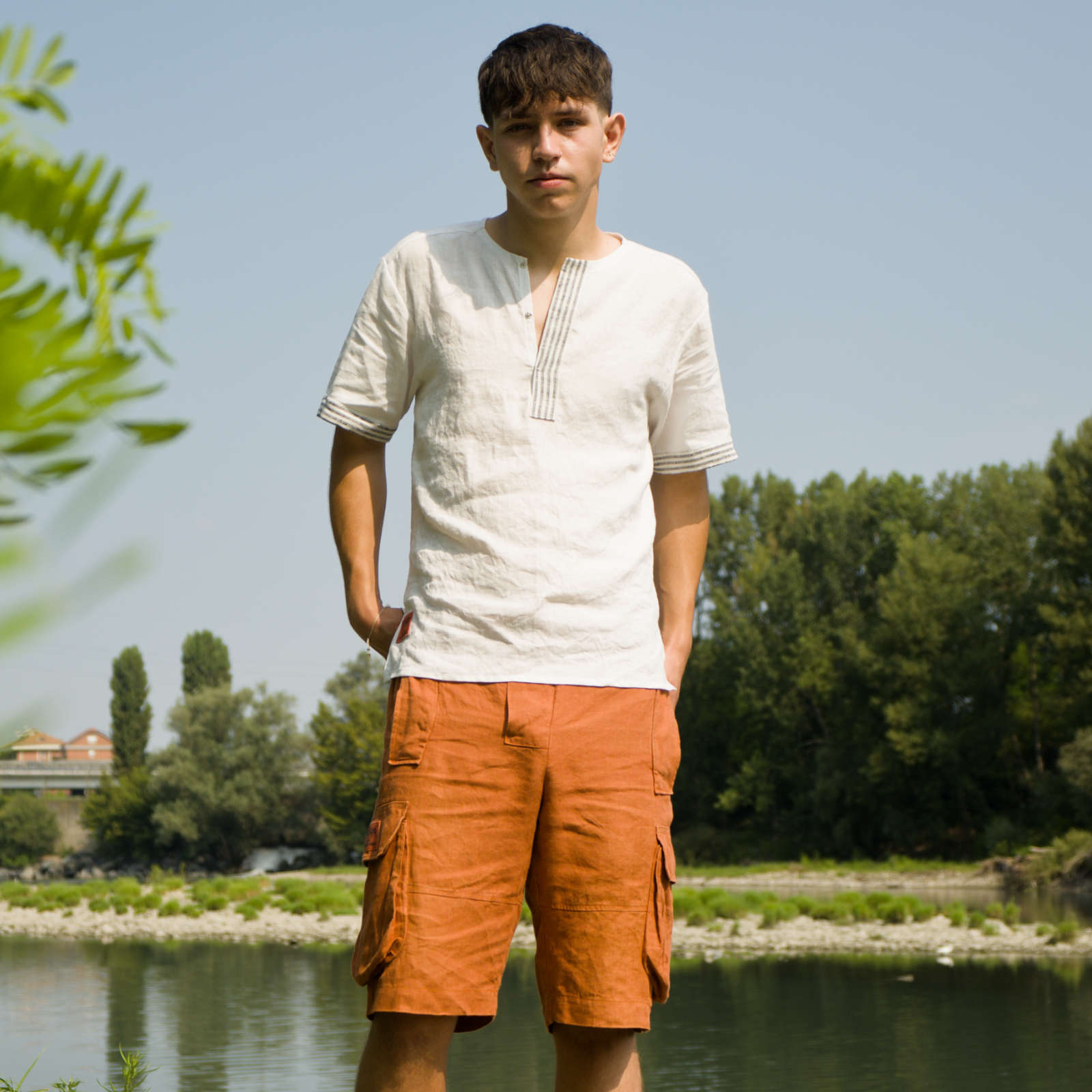 red brick linen shorts beach matteo