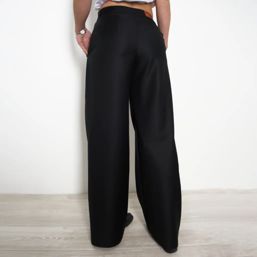sporty_chic_trousers_black_back_DSCF7556.webp